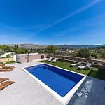 One-bedroom Saldun With Sea View 09