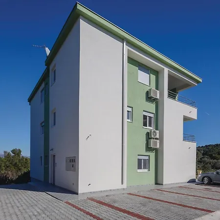 One-bedroom Saldun With Sea View 09 * Trogir