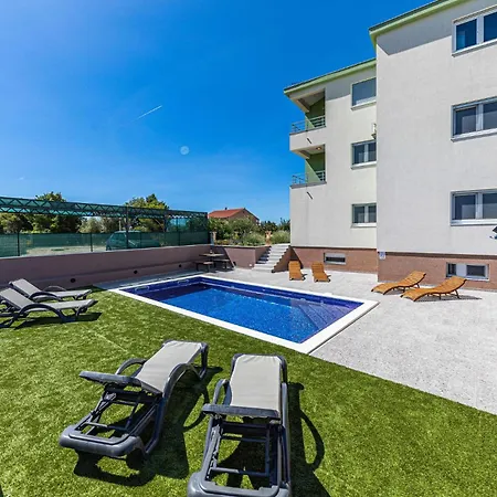 Apartment One-Bedroom Apartment Saldun With Sea View 09 Trogir