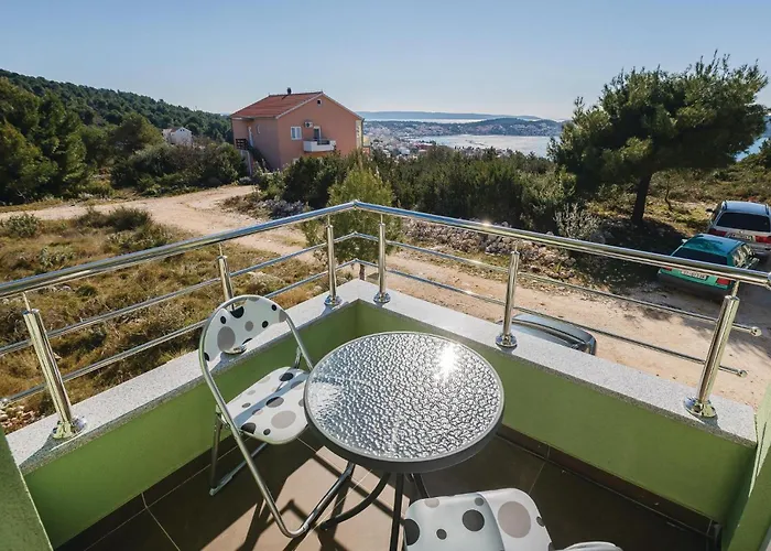 Apartment One-Bedroom Apartment Saldun With Sea View 09 *