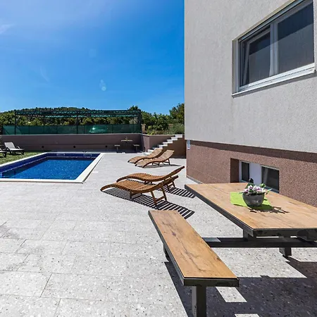 One-Bedroom Apartment Saldun With Sea View 09 * Trogir