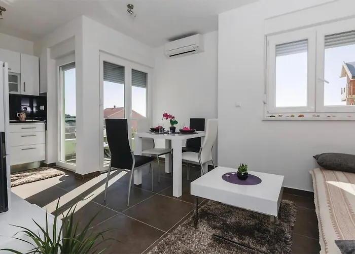 One-bedroom Saldun With Sea View 09 Trogir