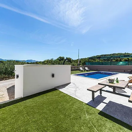 One-bedroom Saldun With Sea View 09 Appartement *