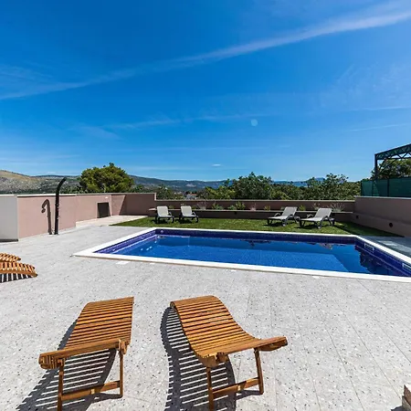 One-bedroom Saldun With Sea View 09 Appartement *