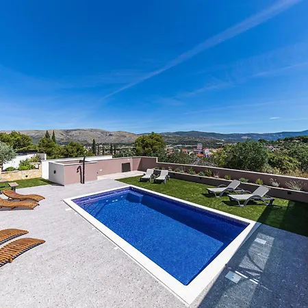 One-bedroom Saldun With Sea View 09