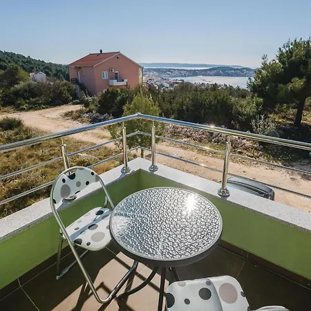 Appartement One-bedroom Saldun With Sea View 09 *