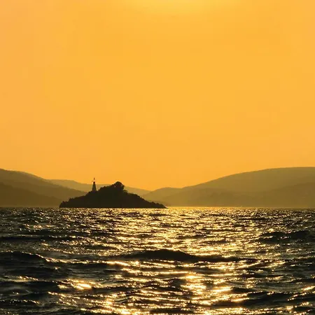 Appartement One-bedroom Saldun With Sea View 09 *